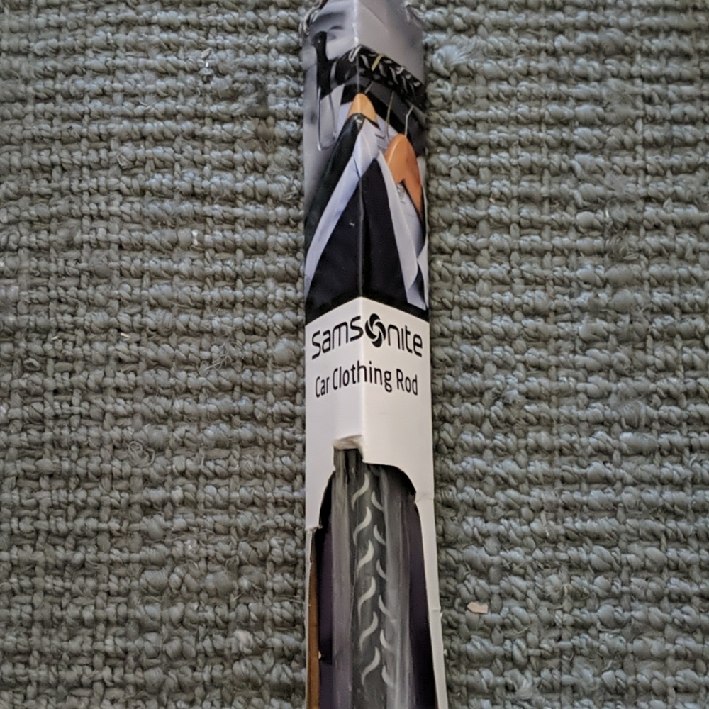 NWT Samsonite car clothing rod